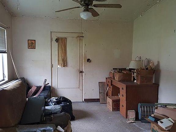2nd image of 885 Julian St