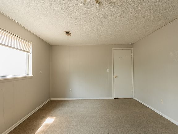 766 Mohawk Dr Bedroom
