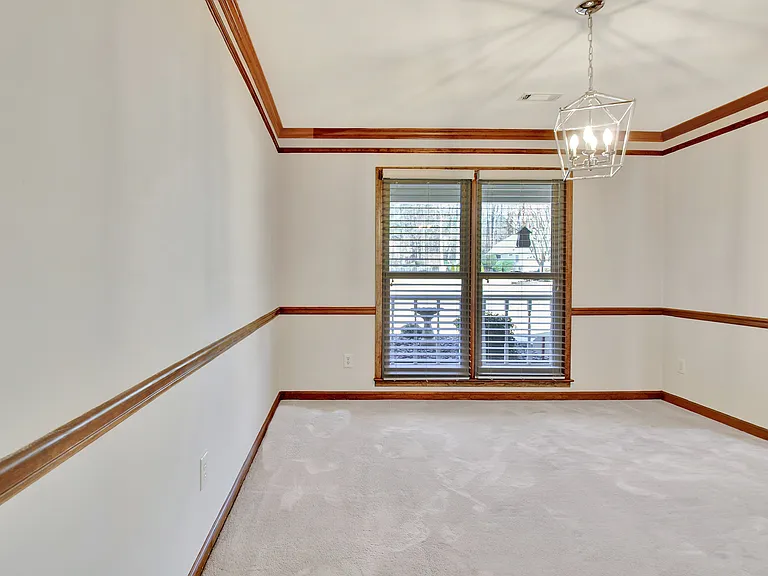 401 Tenterden Curv — Photo 13