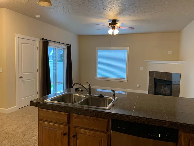 4708 N Zachary Way — Photo 5