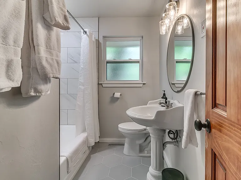 1222 W Boyd St — Photo 18