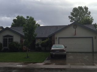 3135 Blue Bell Dr, Redding, CA 96001