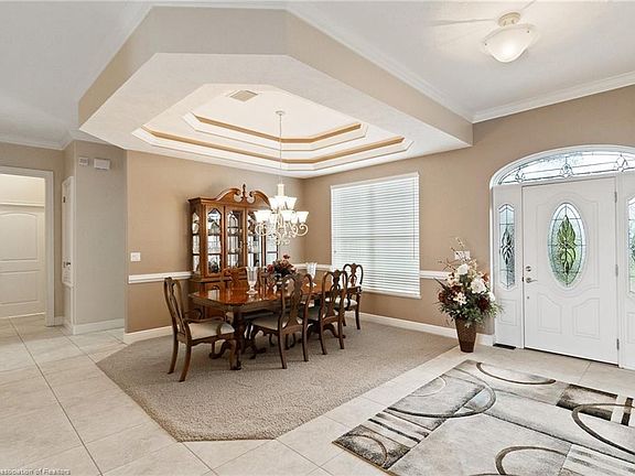 4th image of 572 Sunset Pointe Dr