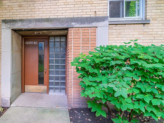 2nd image of 6146 N Damen Ave APT H2