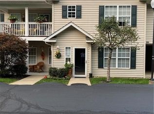 3201 Lenox Dr, Bethel Park, PA 15102