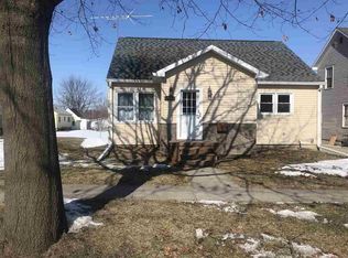 707 E Ave, Grundy Center, IA 50638
