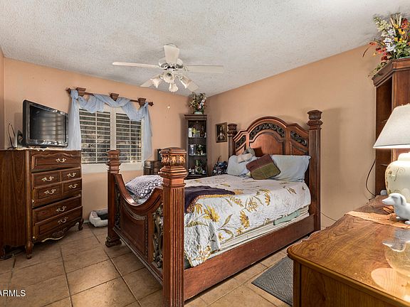 5th image of 8048 W GLENROSA Avenue W