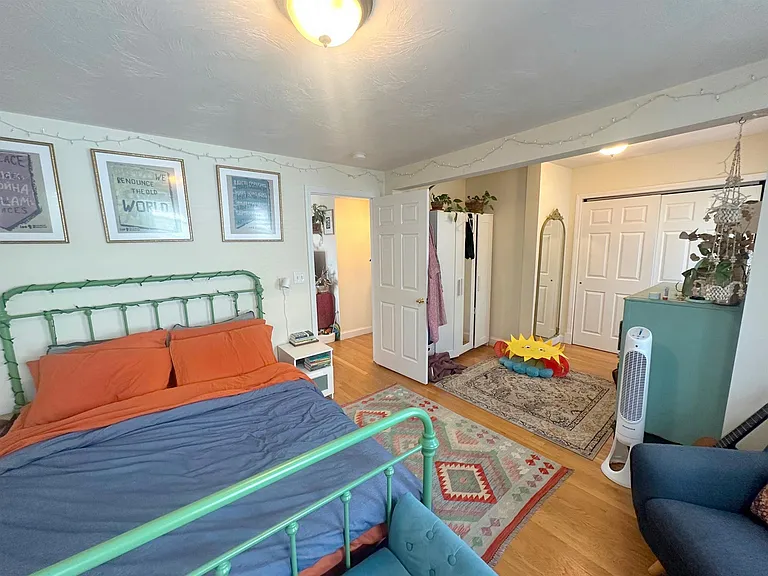 397 Columbia St — Photo 11