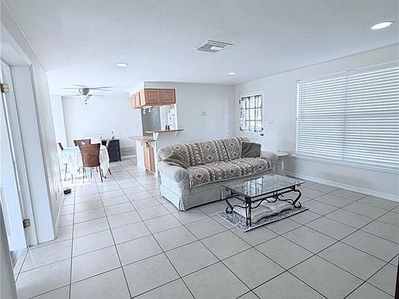 5th image of 3219 CAMBRIDGE DRIVE