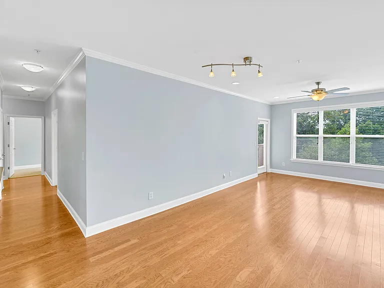 1000 E Woodlawn Rd #417 — Photo 4