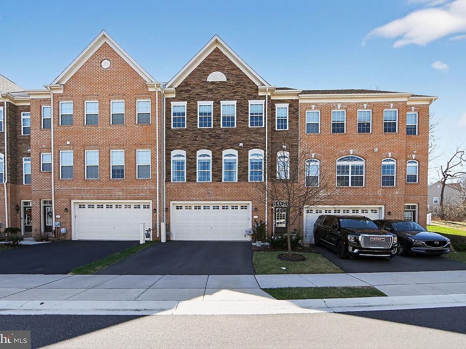 1st image of 142 Westhampton Dr