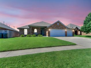 1728 SW 33rd St, Moore, OK 73160