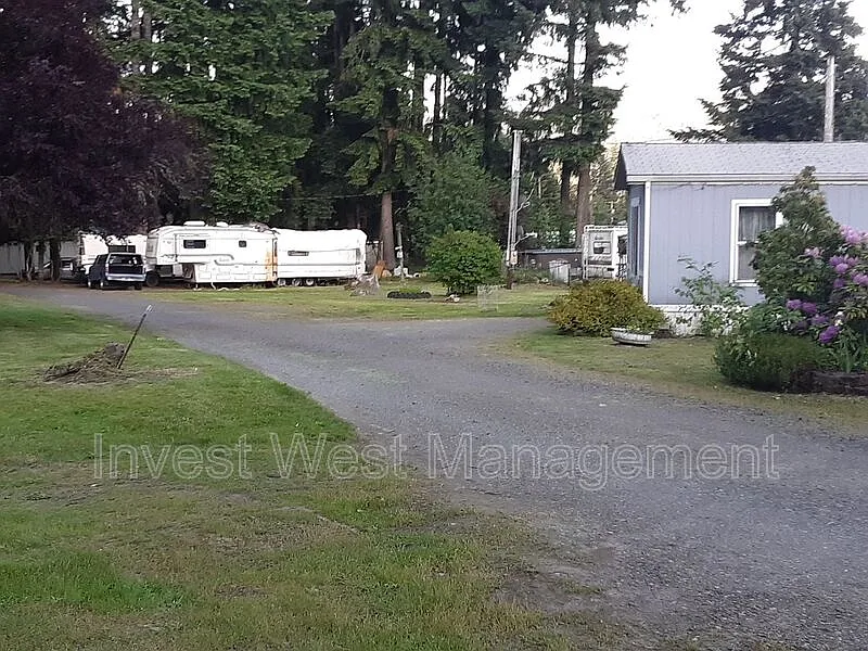 Building Photo - 626 Silverbrook Rd #10