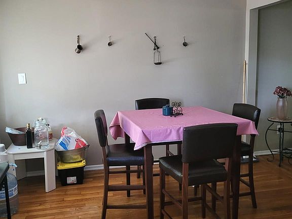 2nd image of 424 6th Street
