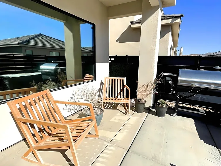 543 S Stewart Creek Cv — Photo 30