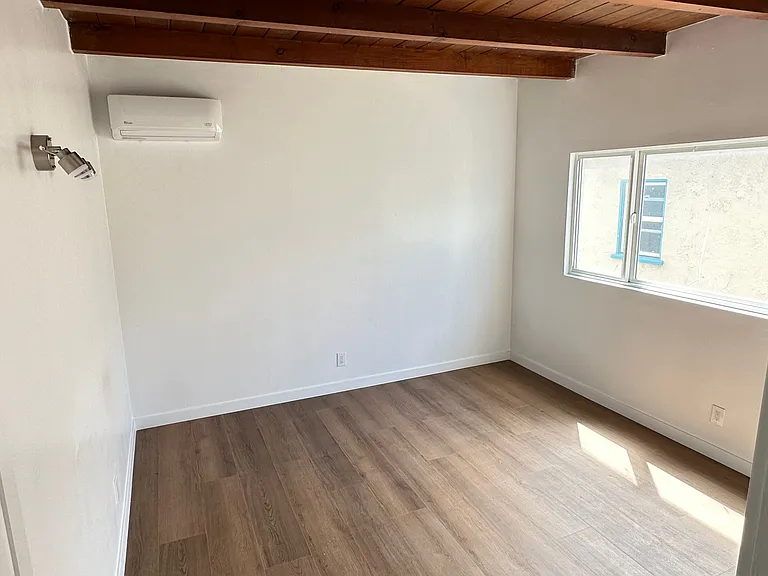 118 45th St #118 — Photo 12