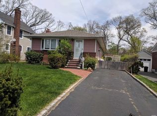 2377 Eastern Ave, Bellmore, NY 11710