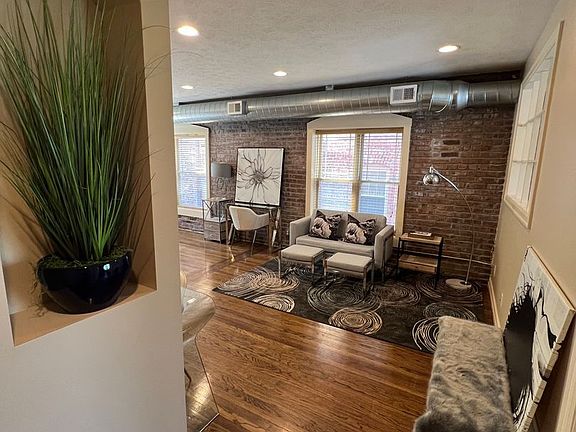 4th image of 3005 Harney St #102-A825