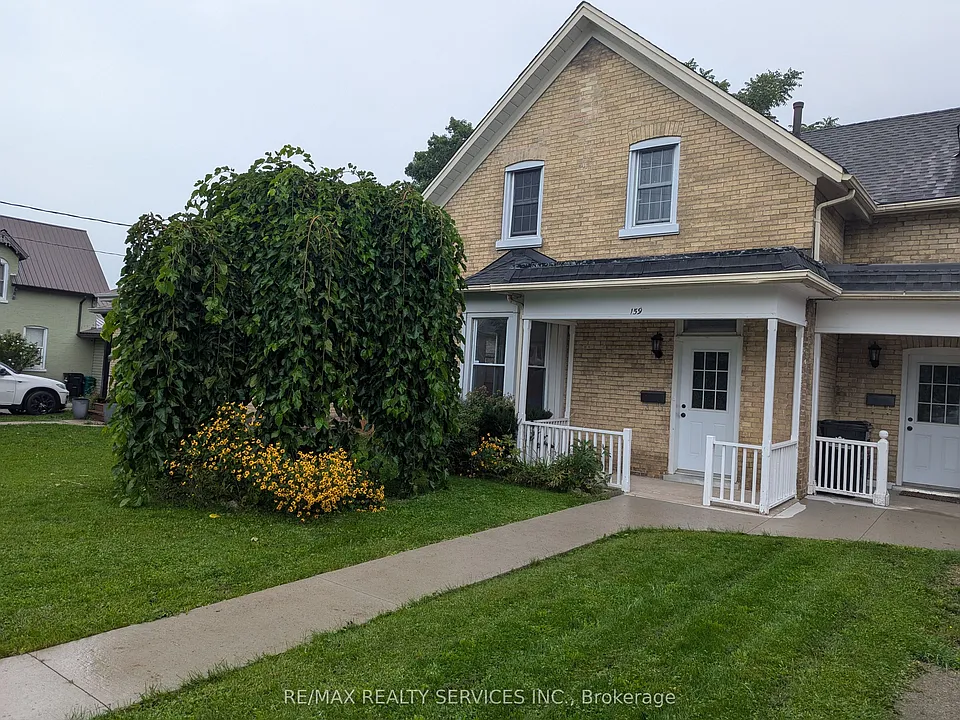 159 Wellington St