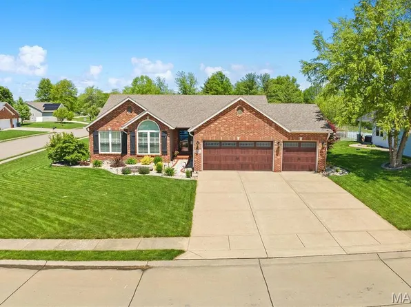 2016 Richview Dr, Saint Jacob, IL 62281