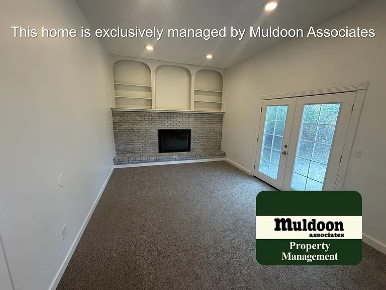 2958 Roche Dr N — Photo 10