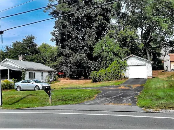 2938 Darlington Rd, Beaver Falls, PA 15010