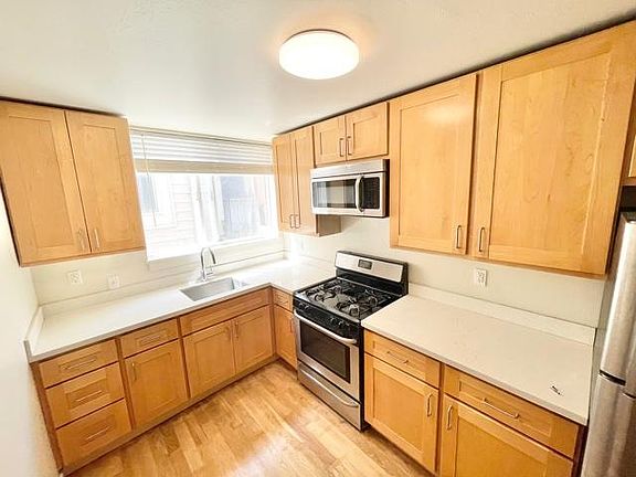 5th image of 120 Connecticut St APT C