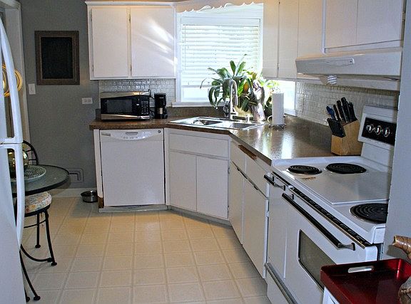 5th image of 948 E Forest Ave
