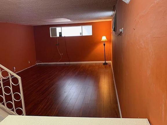 3rd image of 1016 N Laurel Ave APT 5