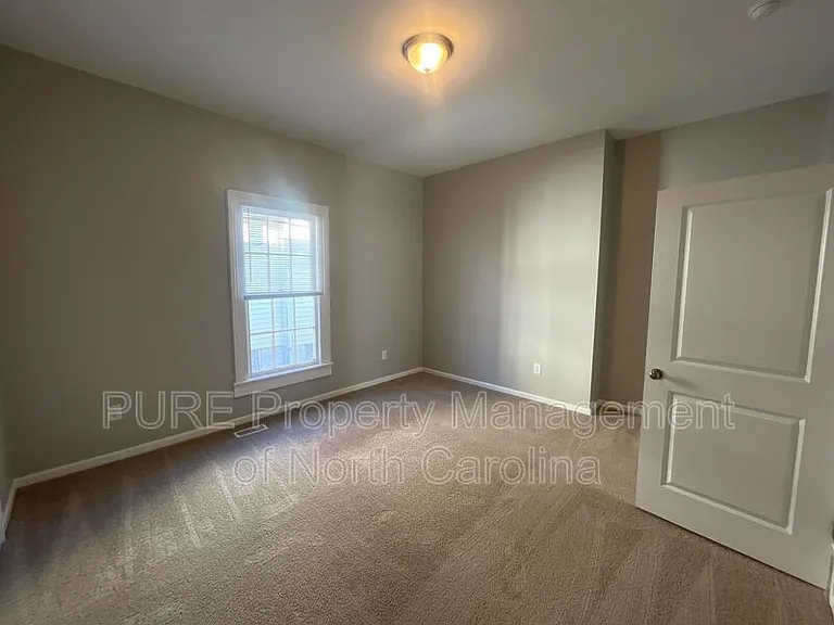 608 S Yadkin Ave — Photo 17