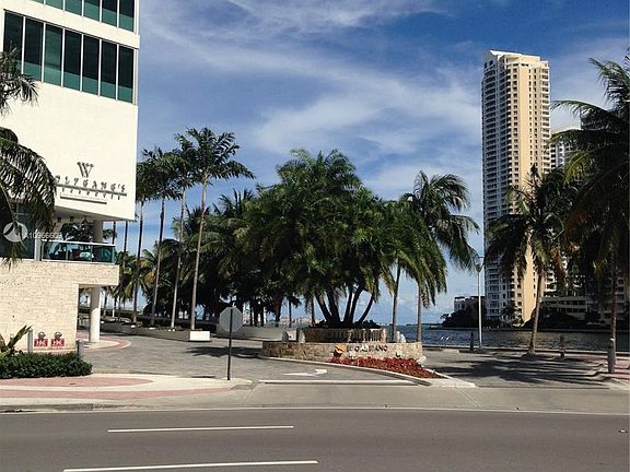 2nd image of 335 Biscayne Blvd #2606