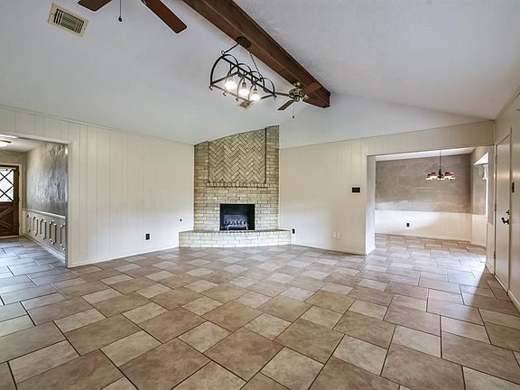 4th image of 2305 Westside Dr