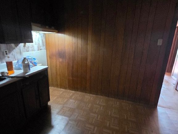 5th image of 2448 E Wood St