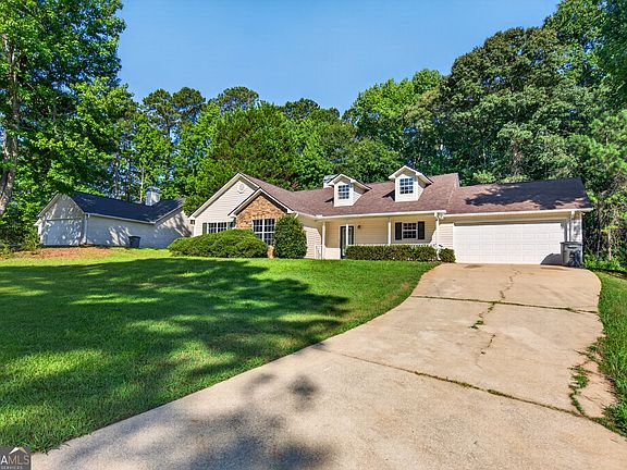 2nd image of 320 Old Pond Rd