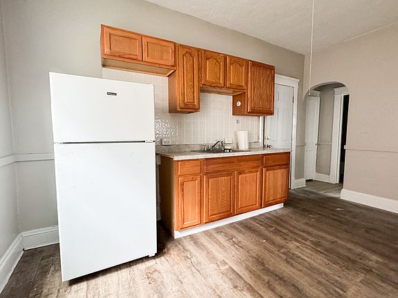 2nd image of 2778 E 120th St #1DOWNFRONT