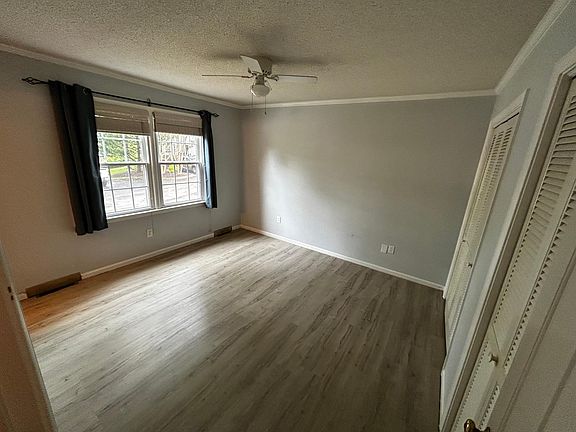 5th image of 900 N Main St Unit 2