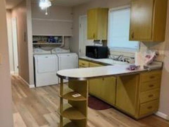 5th image of 2138 N Drury Ln