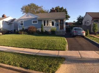 77 Grant St, Freeport, NY