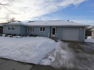 2015 4th St S, Moorhead, MN 56560