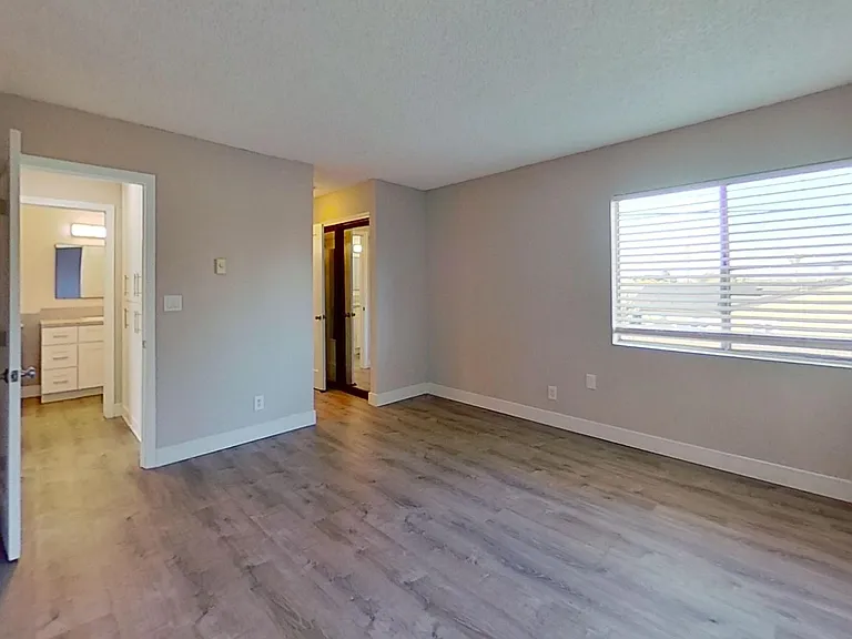 Bronze Door Apartments — Photo 15