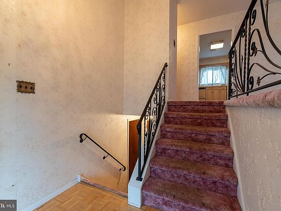 4th image of 538 Parmentier Rd