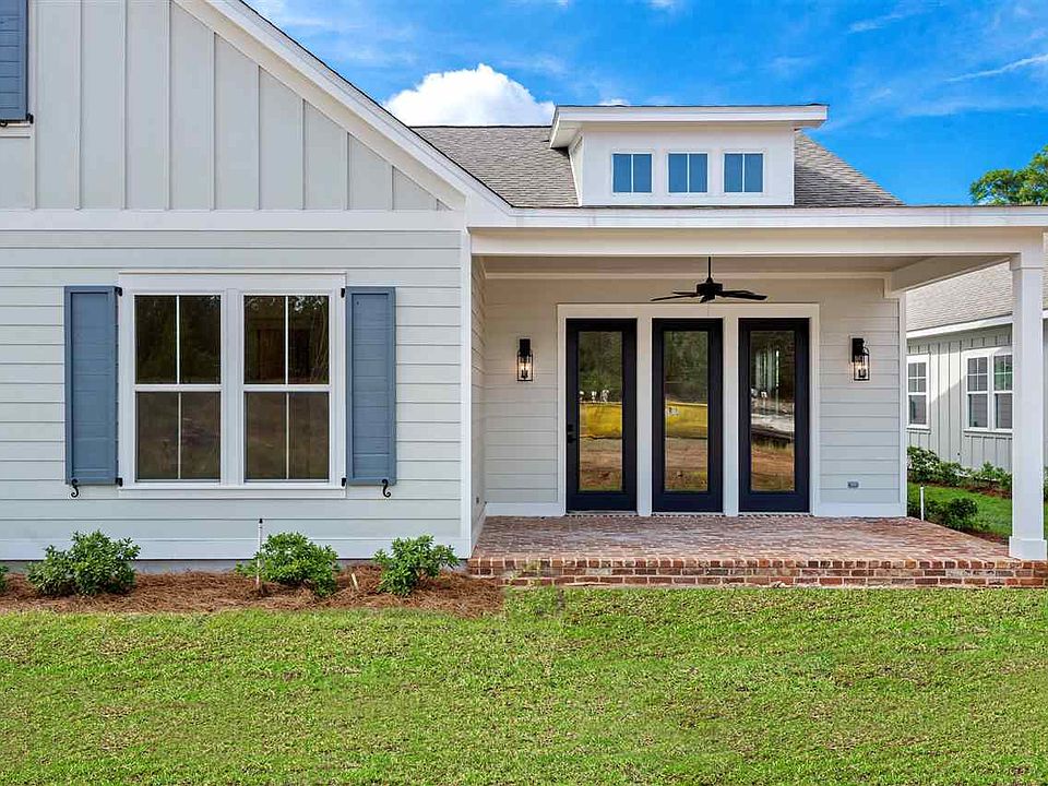 1st image of 211 Camellia Oaks Ave