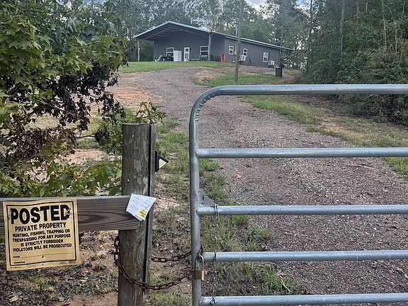 3rd image of 3563 Old Batesville Rd