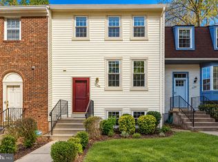 5759 Walnut Wood Ln, Burke, VA 22015