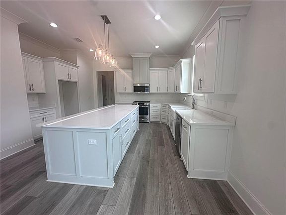 5th image of 25801 Oak Ridge Dr