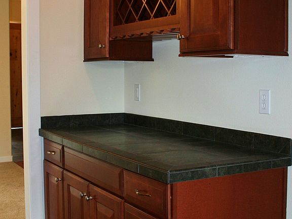 Butler's Pantry/Wine Bar