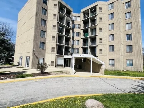 1750 N Marywood Ave APT 216, Aurora, IL 60505