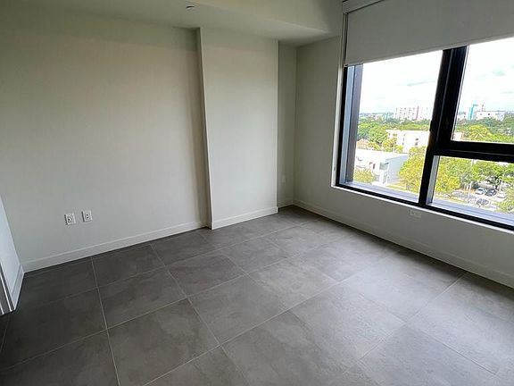 4th image of 1517 NW 24th St #103