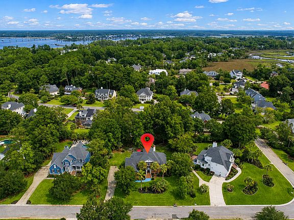 5th image of 2323 Darts Cove Way