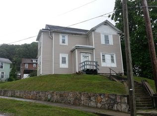 205 Monroe St APT 1, Bluefield, WV 24701